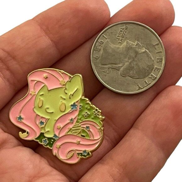My Little Pony Minty Kawaii Chibi Enamel Pin - Picture 5 of 8